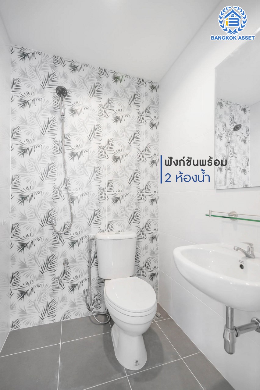 บ้านมือสองตกแต่งใหม่ ม.พระปิ่น2 ติดถนนบรมราชชนนี ทาวน์เฮ้าส์หลังใหญ่ เนื้อที่ 30 ตร.ว. ฟังก์ชัน 2 ห้องนอน 2 ห้องน้ำ จอดรถได้ 1 คัน บนทำเลศักยภาพ เชื่อมต่อหลายเส้นทาง ใกล้เซ็นทรัลปิ่นเกล้า ม.มหิดล , ทางด่วน "กาญจนาภิเษก"